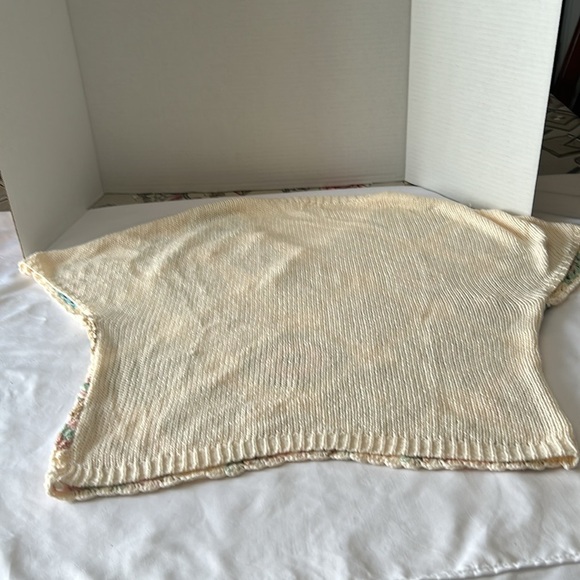 Cream and Pink Blouse with Textured Knit Design - Picture 8 of 8